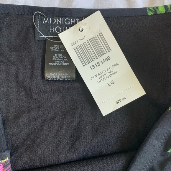 Hot topic bikini bottom size large - Picture 2 of 3